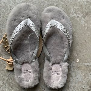 UGG FLUFFIE SHEEPSKIN LINED FLIP FLOPS